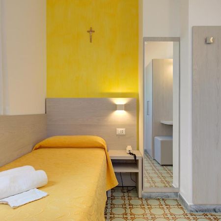 Hotel Nella Rimini Buitenkant foto