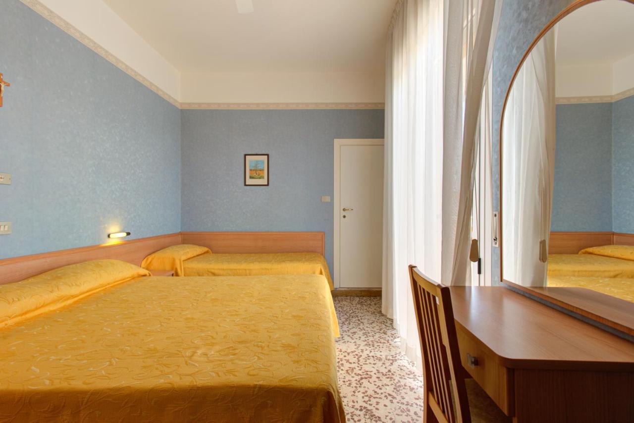 Hotel Nella Rimini Buitenkant foto