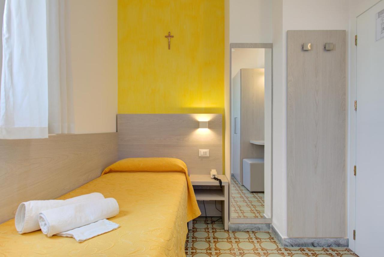 Hotel Nella Rimini Buitenkant foto